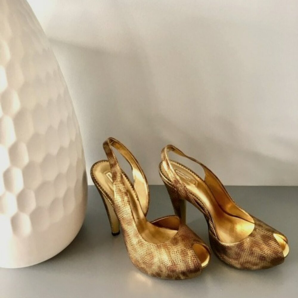 Report Signature Gold Gala platform cheetah print leather size 7.5 shoes